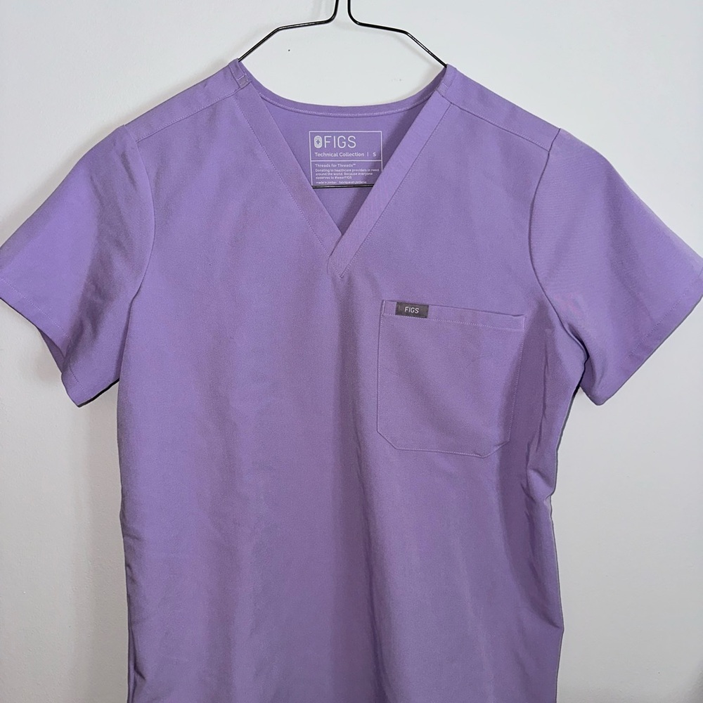 FIGS Catarina Top